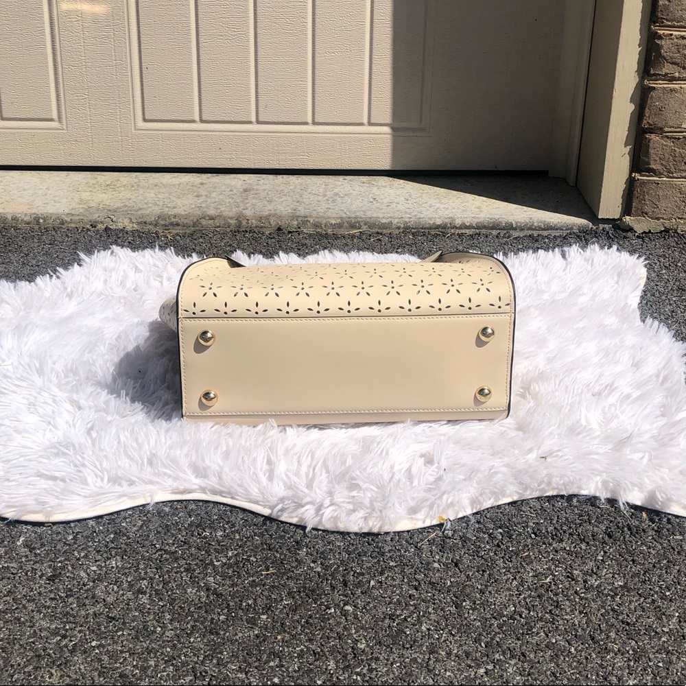 NWT Zac Posen Feminine Lasercut Eartha Floral Ivory Purse - Picture 13 of 13
